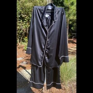 Natori Private Luxuries lounge set